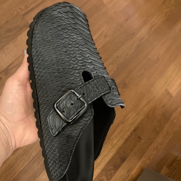 The Surgeon Men’s Python Clog